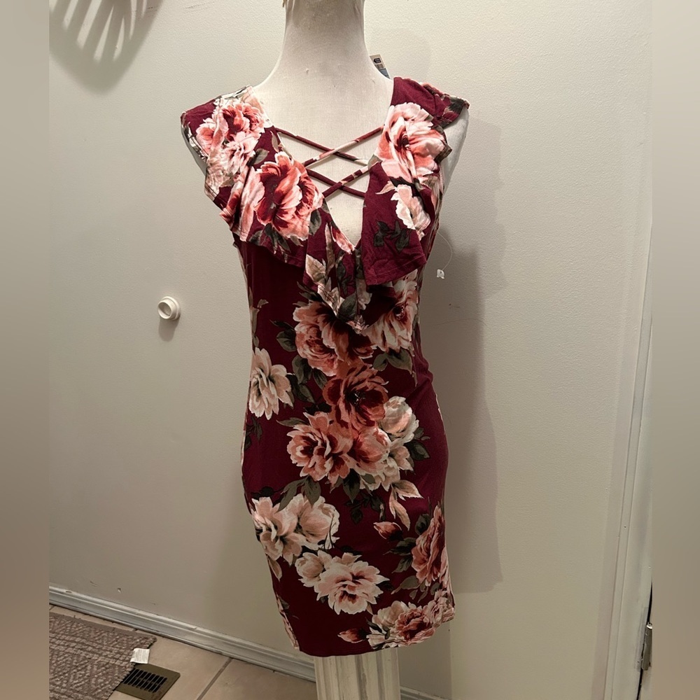 Free w bundle NWT MILEY + MOLLY women’s floral dress; size Large D1